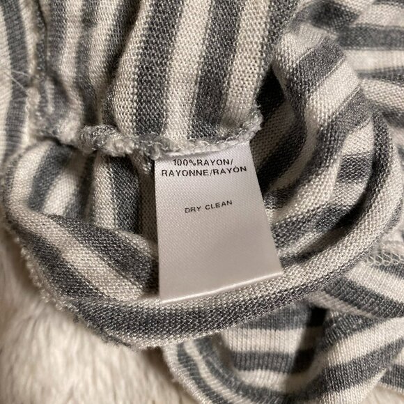 Ann Taylor Loft Top - Picture 2 of 6